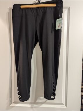 DSG Brand New Black Athletic Leggings with Strappy Hem